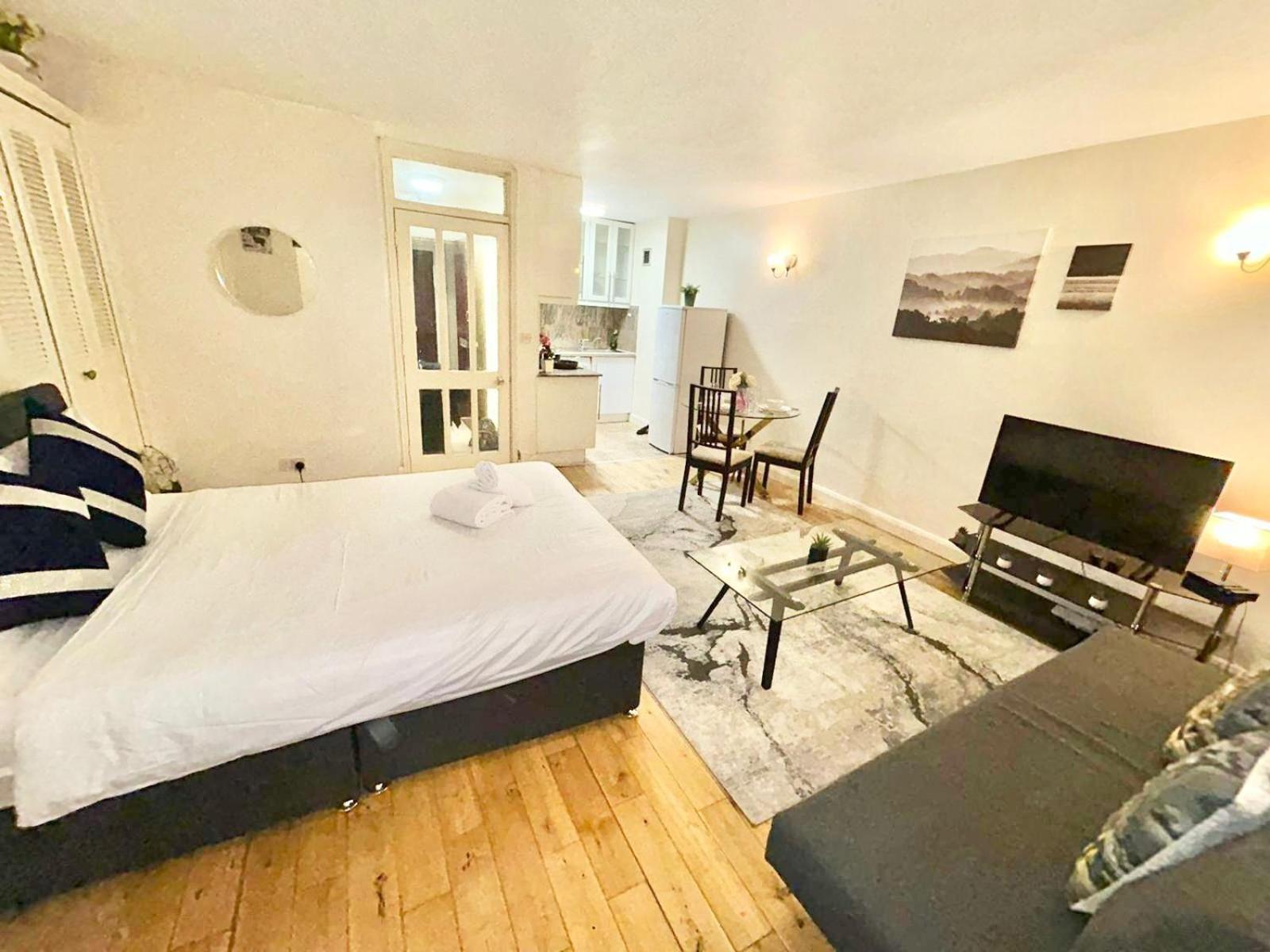 Beautiful At Cromwell Road Apartamento Londres