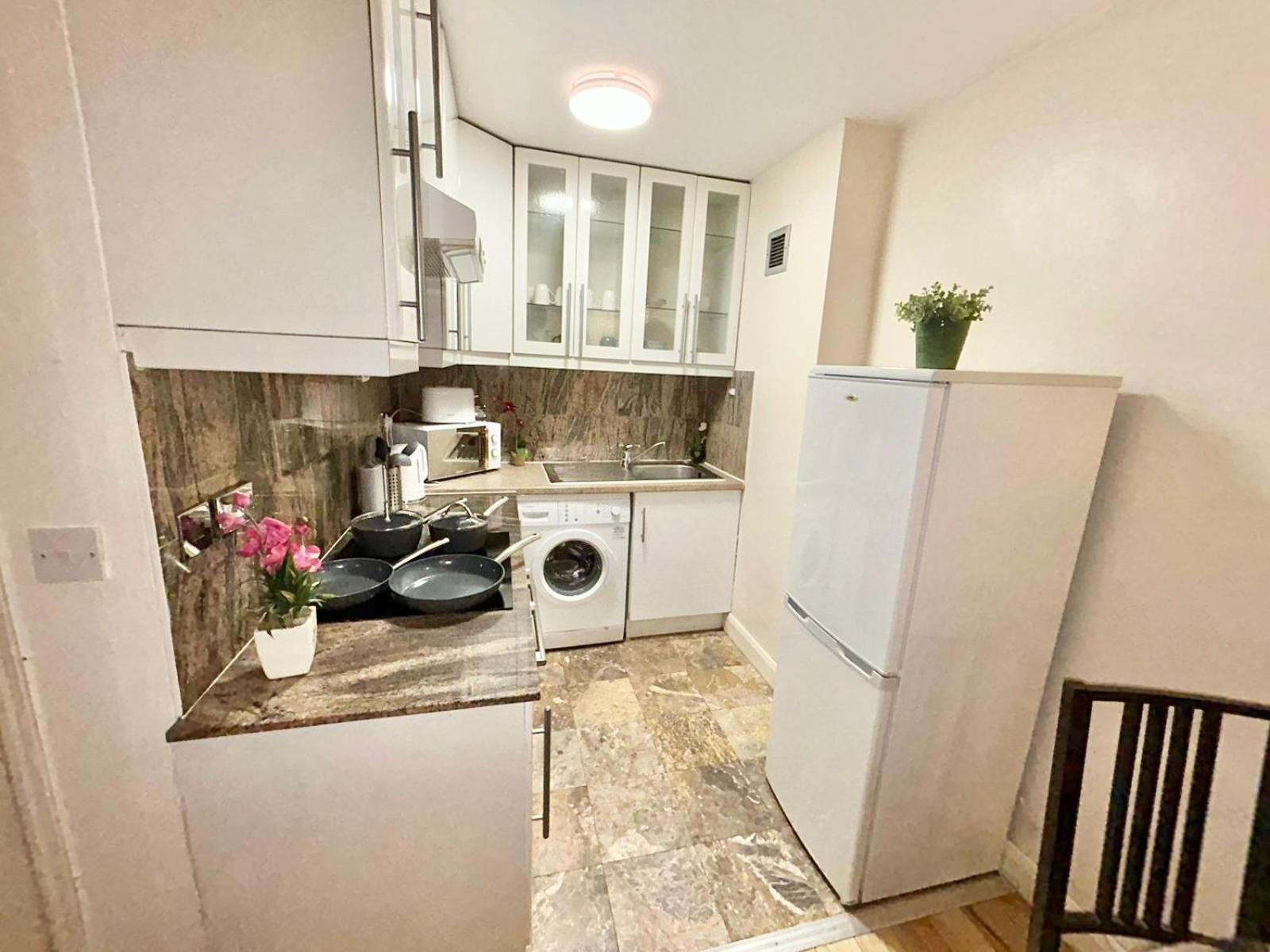 Beautiful At Cromwell Road Apartamento Londres